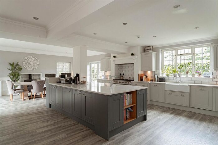 6 Bedroom Detached House For Sale In Rockshaw Road, Merstham, Redhill, RH1