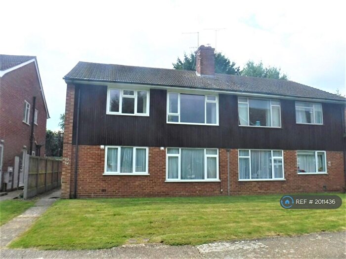 2 Bedroom Flat To Rent In Raymond Avenue, Canterbury, CT1