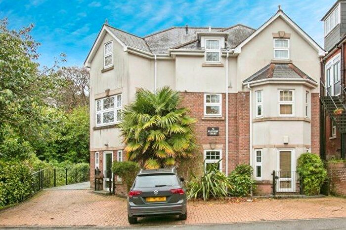 2 Bedroom Flat To Rent In Alumhurst Road, Bournemouth, BH4