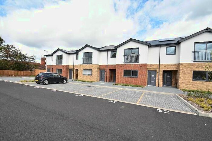 2 Bedroom Flat To Rent In Peel Close, Tatling End, Gerrards Cross, SL9