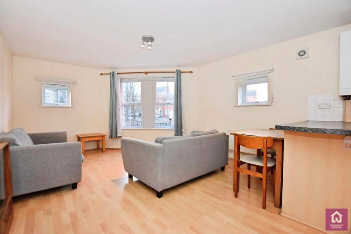 2 Bedroom Flat To Rent In Rook Street, Manchester, Greater Manchester, M15
