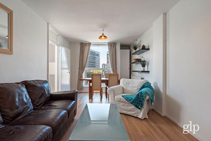 1 Bedroom Flat For Sale In Winter Garden House, Macklin Street, London, WC2B