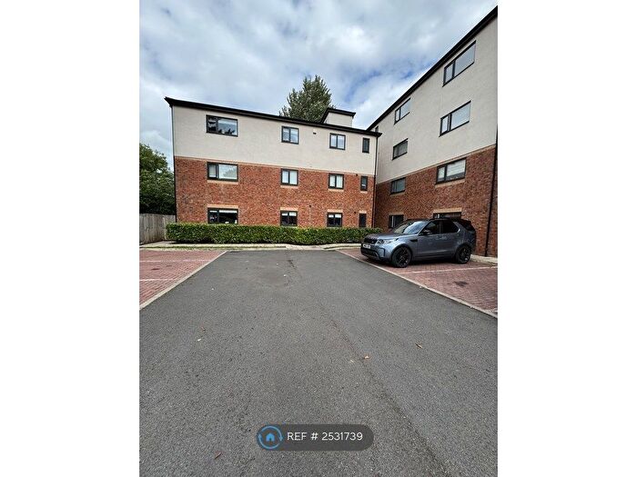 2 Bedroom Flat To Rent In Prestfield Court, Whitefield, Manchester, M45