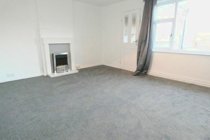 2 Bedroom Flat To Rent In Moorland Road, St. Annes, Lytham St. Annes FY8