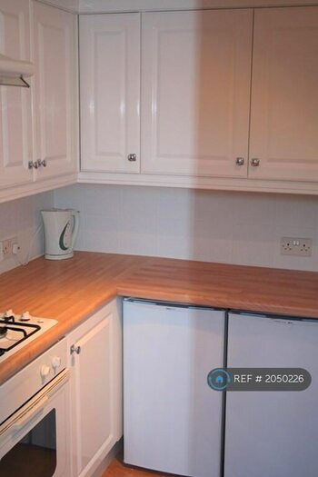 Studio To Rent In Axbridge Road, Reading, RG2 - Photo 3