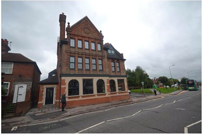 1 Bedroom Flat To Rent In Whitley Street, Reading, Berkshire, RG2