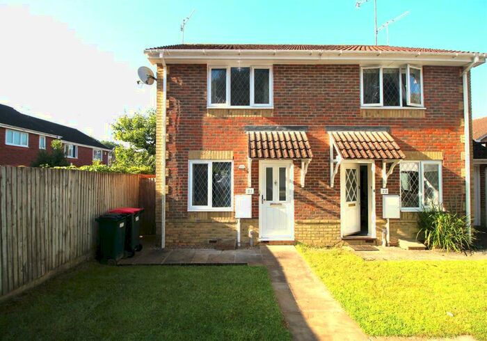 2 Bedroom Semi-Detached House To Rent In Hodgkin Close, Maidenbower, RH10