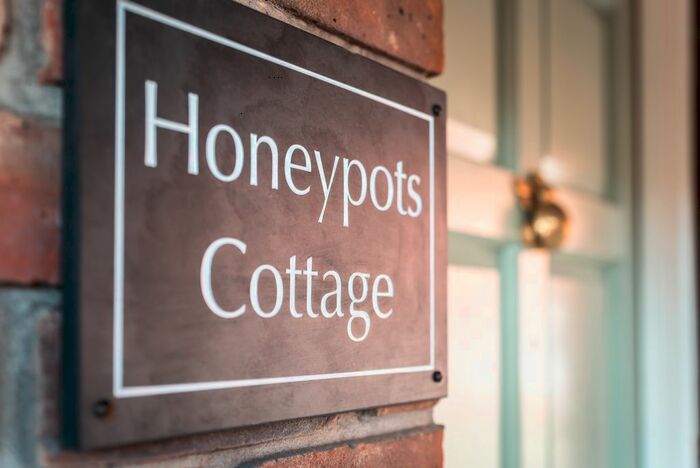 3 Bedroom Terraced House To Rent In St. Johns Street, Winchester, SO23