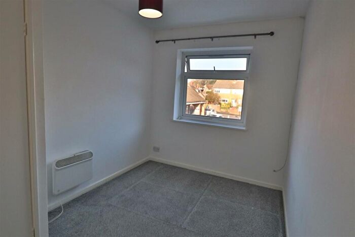 1 Bedroom Flat To Rent In Salvington Road, Worthing, BN13