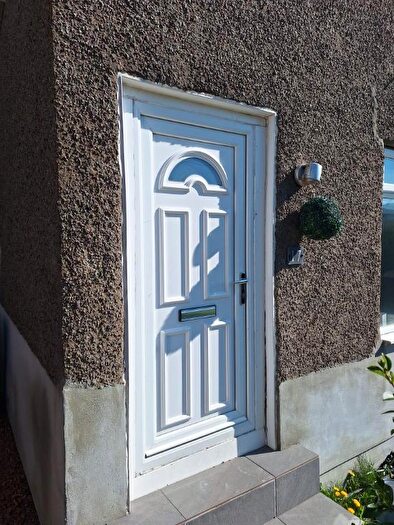 3 Bedroom Flat To Rent In Crofthouse Drive, Glasgow, G44