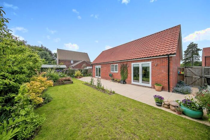 3 Bedroom Detached Bungalow For Sale In The Oaks, Great Oakley, Harwich, CO12