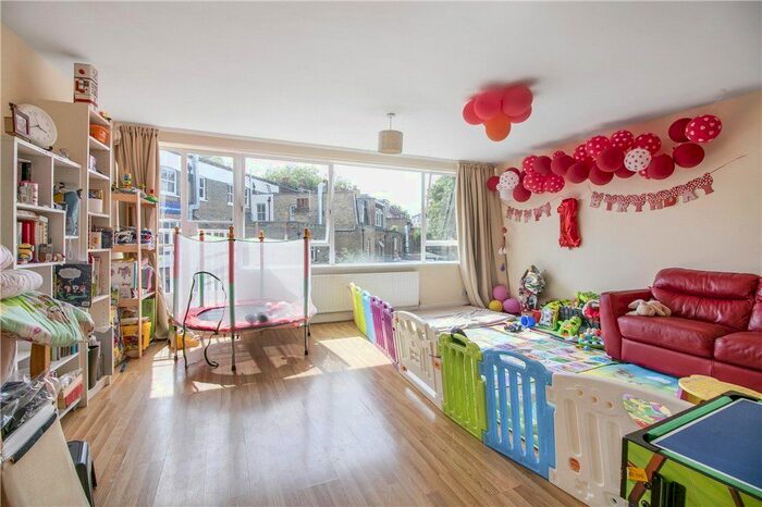 3 Bedroom Flat To Rent In Chiswick Terrace, London, W4