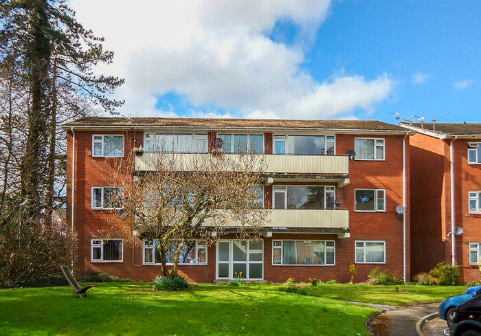 2 Bedroom Flat To Rent In Windsor Court, Maes-yr-awel, Radyr, CF15
