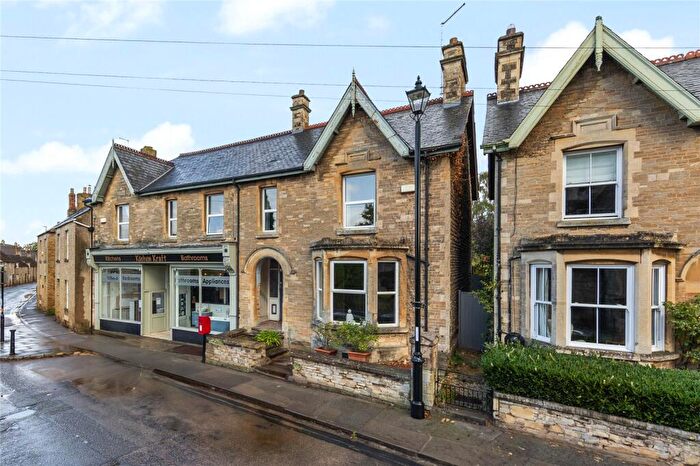 6 Bedroom Town House For Sale In West Street, Oundle, Northamptonshire, PE8