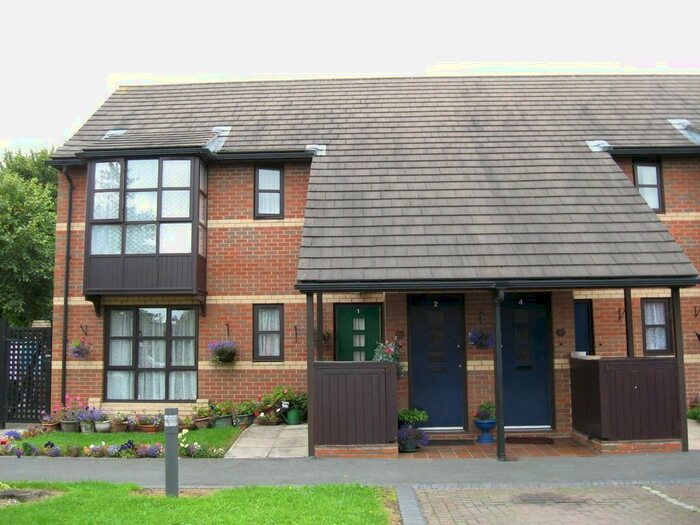 1 Bedroom Flat To Rent In James Place, Chester, Cheshire, CH2