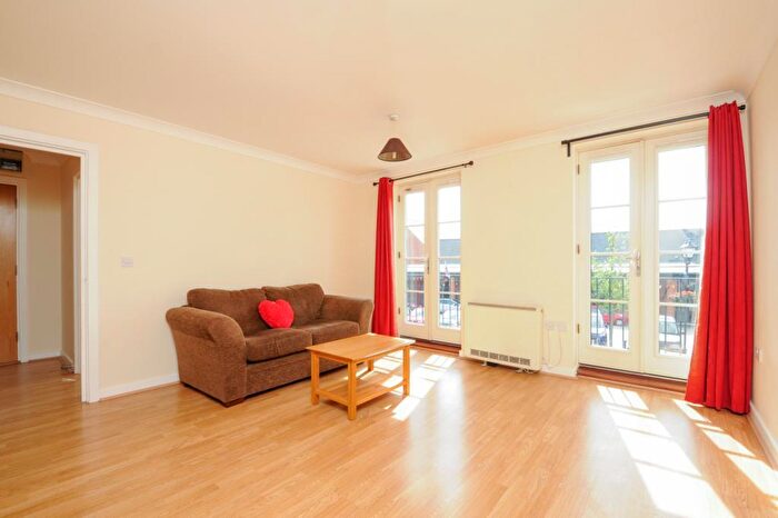 2 Bedroom Apartment To Rent In Fairford Leys, Aylesbury, HP19