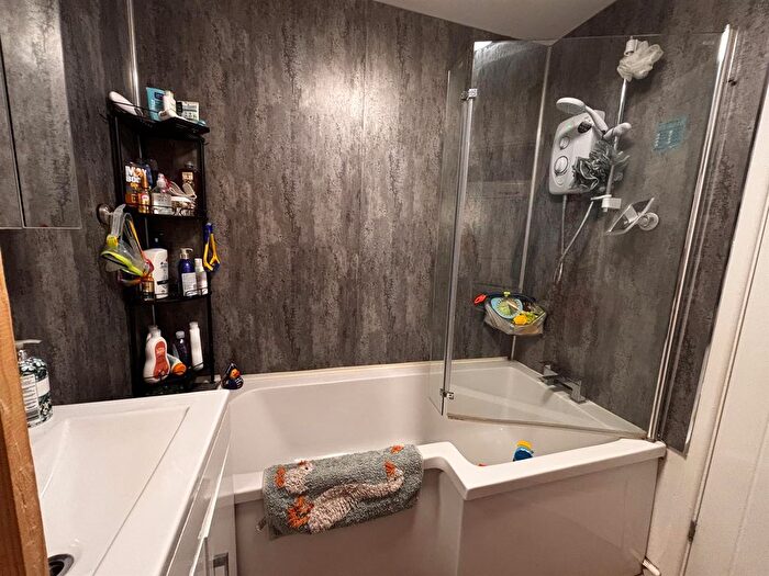 2 Bedroom Flat For Sale In Victoria Road, Swanage, BH19 - Photo 10