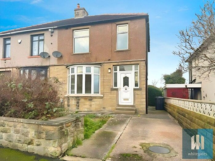 3 Bedroom Semi-Detached House To Rent In Long Grove Avenue, Dalton, Huddersfield, HD5