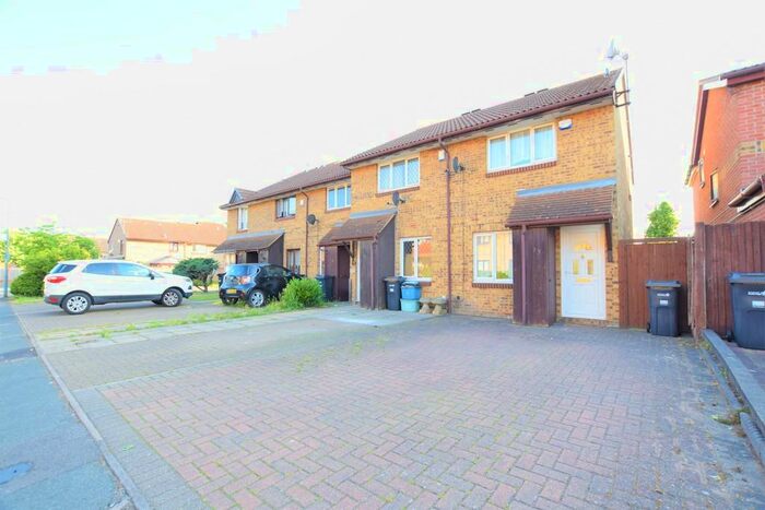 2 Bedroom End Of Terrace House To Rent In Crystal Way, Dagenham, RM8