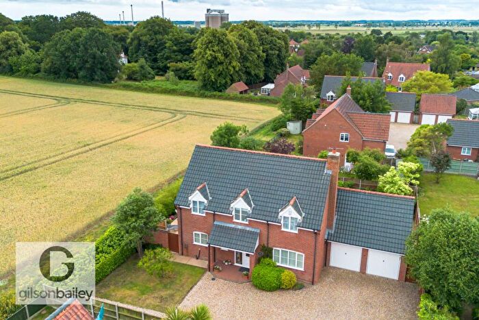 4 Bedroom Detached House For Sale In Broadland Views, Cantley, NR13
