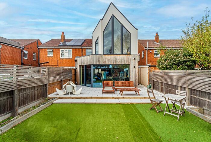 4 Bedroom Semi Detached House For Sale In Nelson Avenue, St. Albans, Hertfordshire, AL1