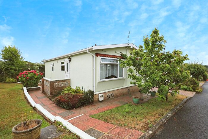 2 Bedroom Park Home For Sale In Mill Road, Hailsham, BN27