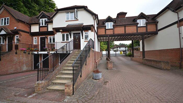 3 Bedroom Town House To Rent In Tudor Court, SL6