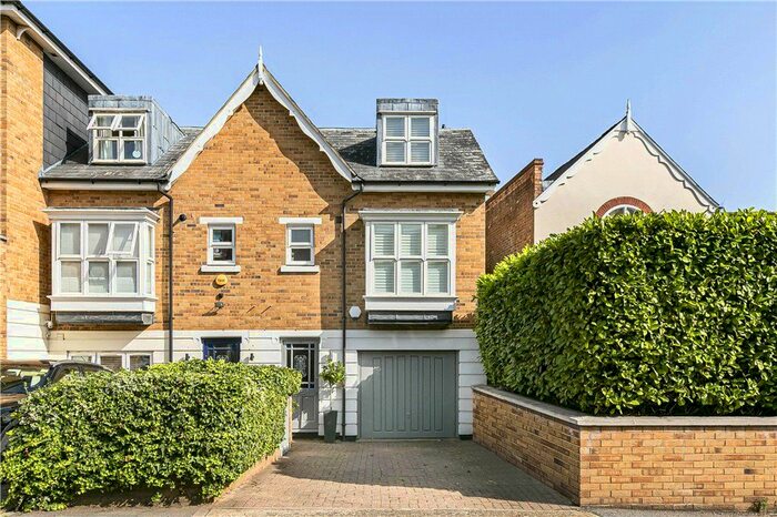 3 Bedroom Terraced House To Rent In Brooks Road, London, W4