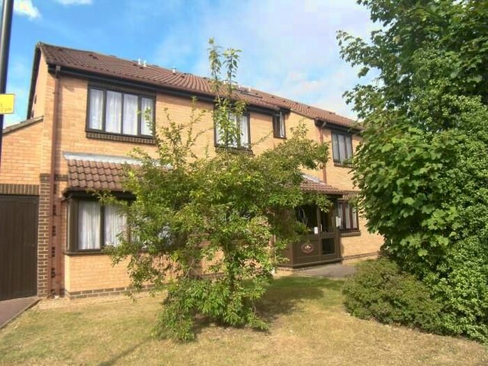 1 Bedroom Flat To Rent In Marwell Close, Gidea Park, Romford RM1