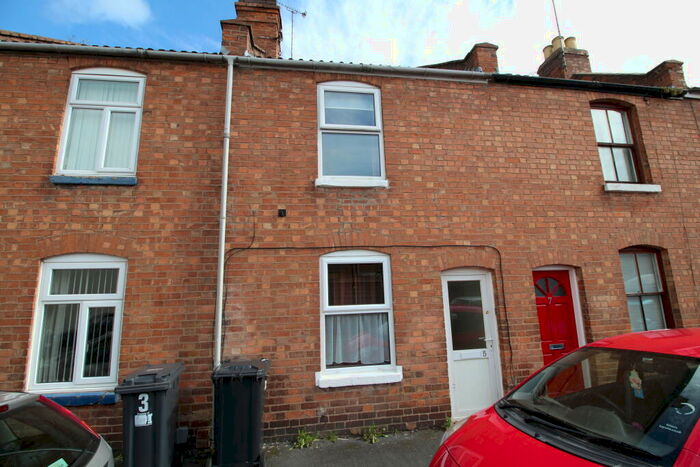 4 Bedroom Terraced House To Rent In East Grove, Leamington Spa, CV31