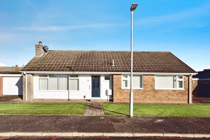 3 Bedroom Bungalow For Sale In Napier Close, Sittingbourne, Kent, ME10