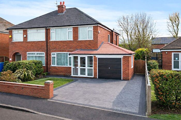 3 Bedroom Semi Detached House For Sale In Vine Crescent, Great Sankey, WA5