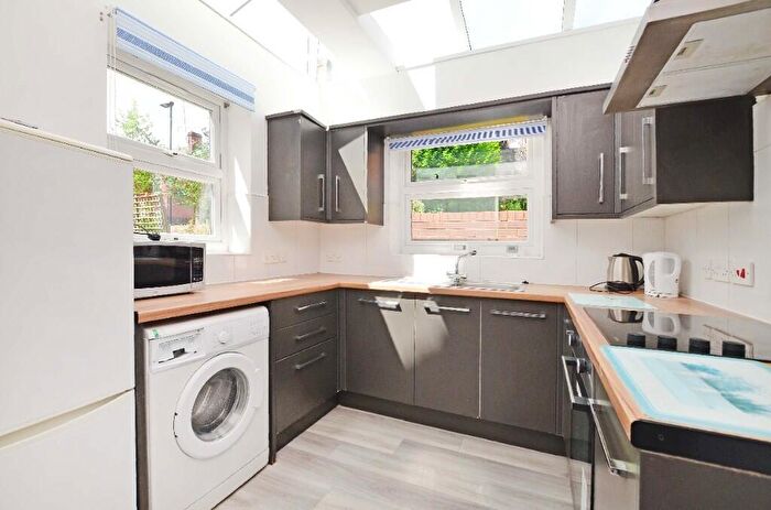 5 Bedroom House To Rent In Edmund Road, Sheffield, S2