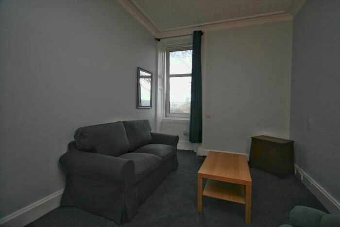 2 Bedroom Flat To Rent In / Morningside Gardens, Edinburgh, EH10