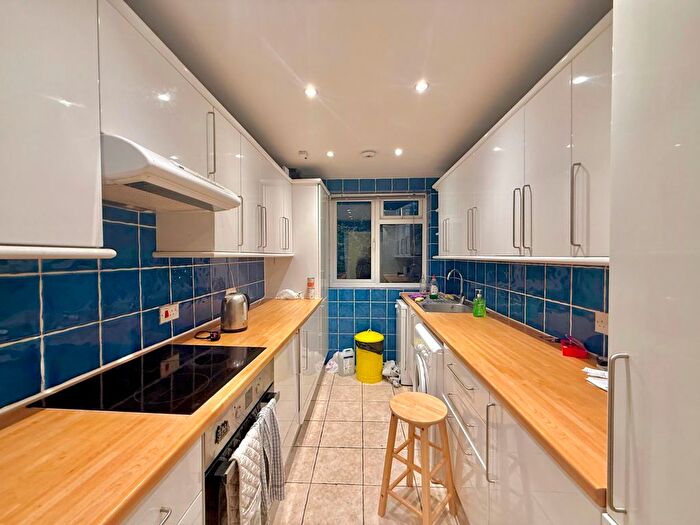 2 Bedroom Flat To Rent In Flat, Shakespeare Court, Fairfax Road, London, NW6