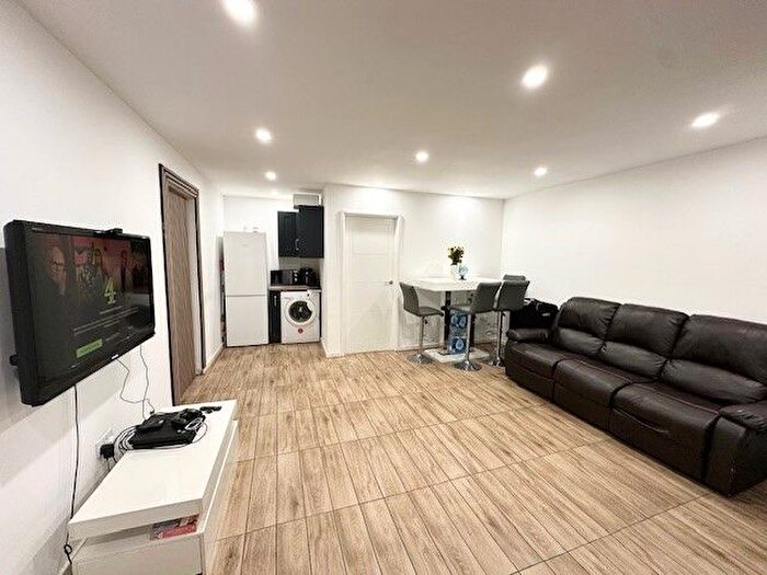 1 Bedroom Flat To Rent In Newfield Lane, Hemel Hempstead, Hertfordshire, HP2