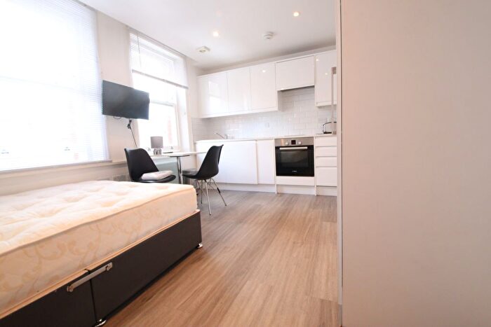 Studio To Rent In Finchley Road, London, NW3