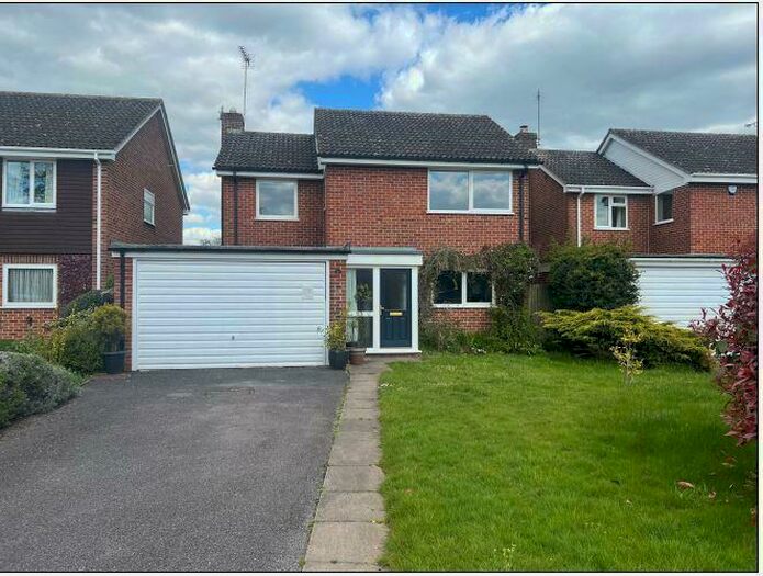 4 Bedroom Detached House To Rent In Lincoln Close, Wokingham, RG41