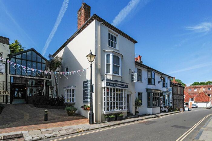 2 Bedroom End Of Terrace House For Sale In Tarrant Street, Arundel, BN18