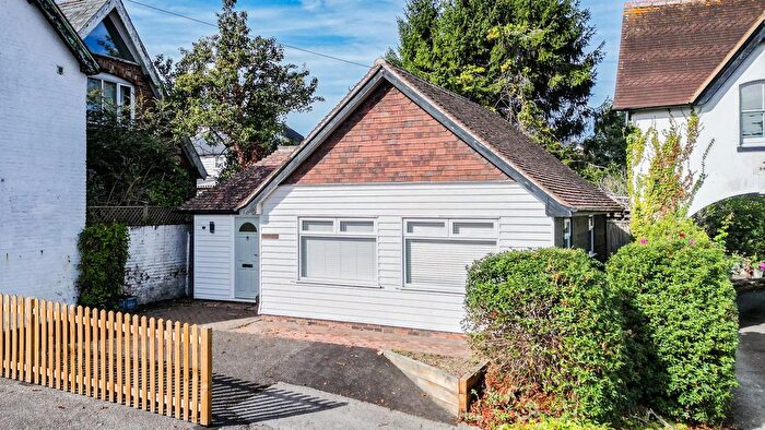 2 Bedroom Bungalow For Sale In Cranbrook Road, Hawkhurst, TN18