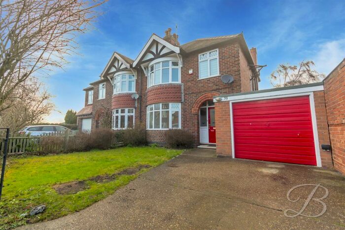4 Bedroom Semi-Detached House To Rent In Robin Down Lane, Berry Hill, Mansfield, NG18