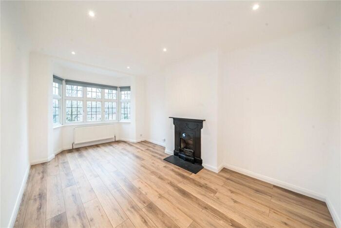 2 Bedroom Apartment To Rent In Ellerton Lodge, East End Road, London, N3