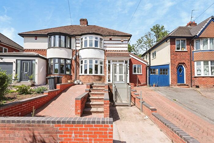 4 Bedroom Semi-detached House For Sale In Colebourne Road, Birmingham, B13