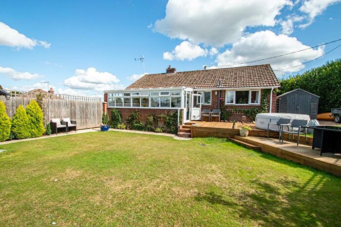 2 Bedroom Bungalow For Sale In Croft Way, Woodcote, Reading, Oxfordshire, RG8