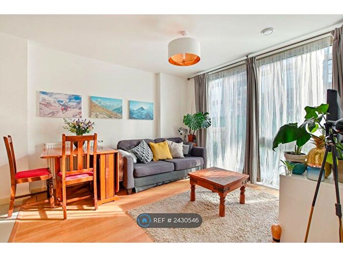 1 Bedroom Flat To Rent In Mulberry Apartments, London, N4