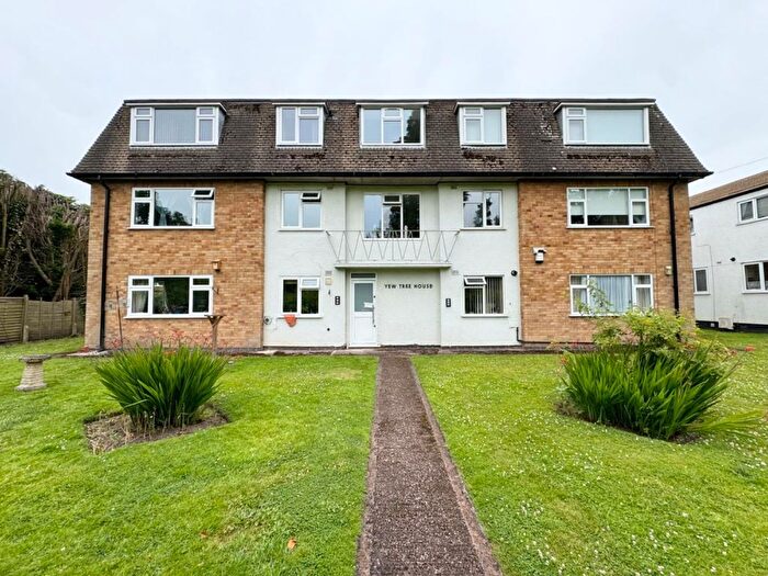 2 Bedroom Flat To Rent In Yew Tree House, Bills Lane, Shirley, B90