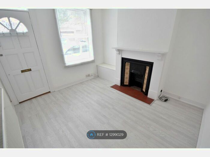 2 Bedroom Terraced House To Rent In Cowper Street, Luton LU1