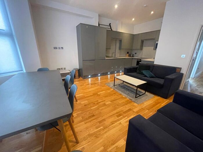 2 Bedroom Flat To Rent In Ballards Lane, Finchley, N3