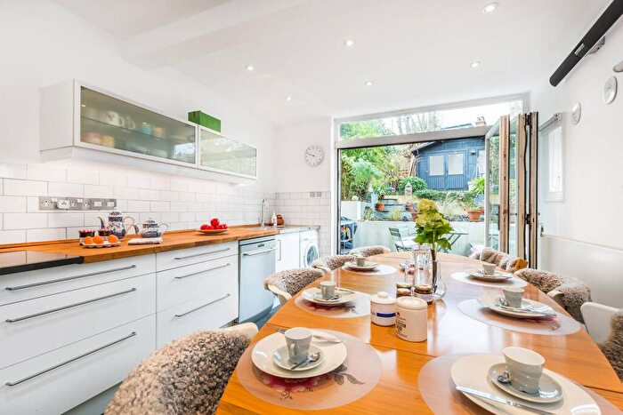 4 Bedroom Terraced House For Sale In Archway Road, Highgate, London, N6