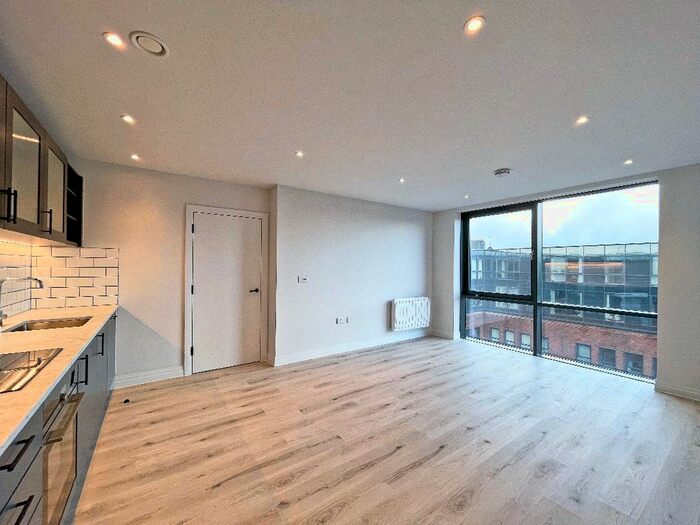 2 Bedroom Flat To Rent In Pembroke Broadway, Camberley, GU15